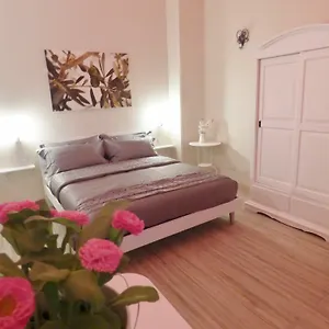 Da Polly A Piazza Amedeo Bed & Breakfast